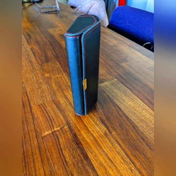 Valentino eye glass case - Picture 3 of 5